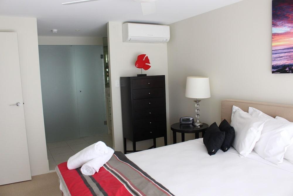 Wyuna Beachfront Holiday Apartments Gold Coast Bagian luar foto