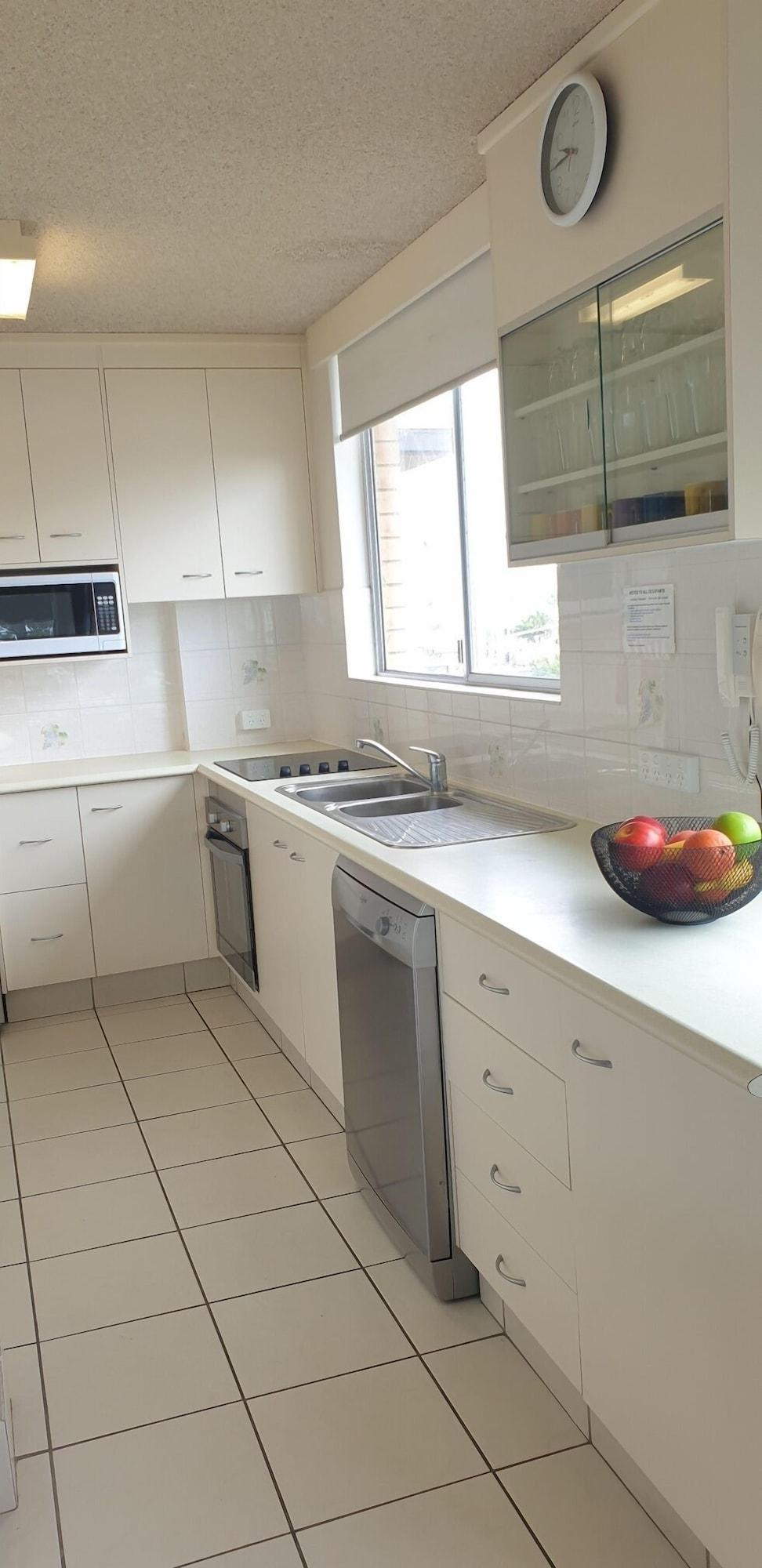 Wyuna Beachfront Holiday Apartments Gold Coast Bagian luar foto