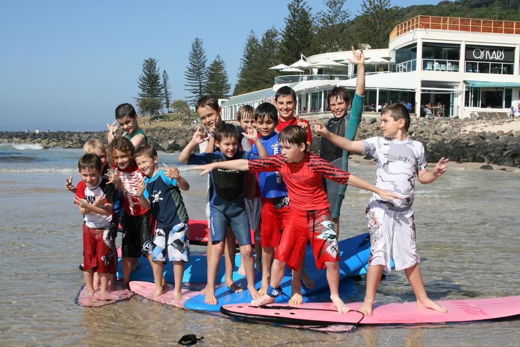 Wyuna Beachfront Holiday Apartments Gold Coast Bagian luar foto