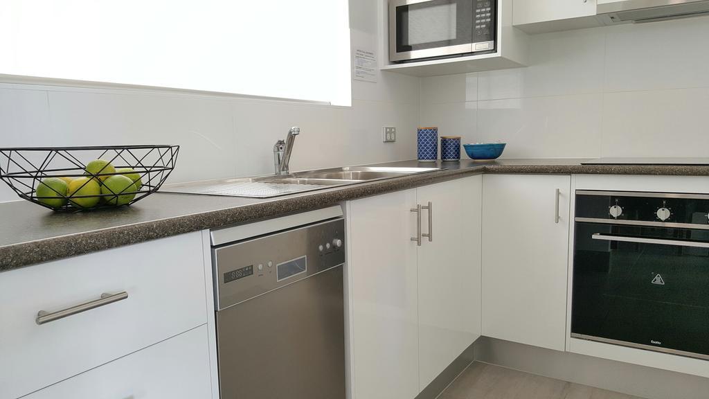 Wyuna Beachfront Holiday Apartments Gold Coast Bagian luar foto